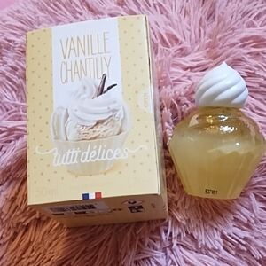 Vanilla Chantilly Tutti Delices